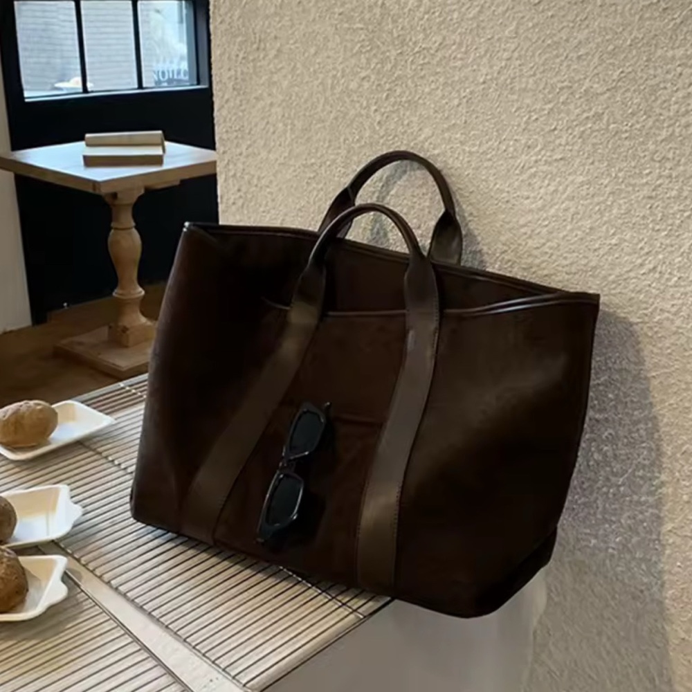 Elegant Brown Leather Men's Bag